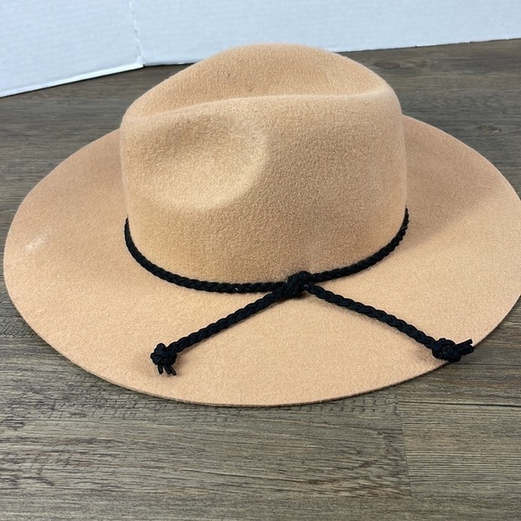 World Matket Women’s Felted Wool Brimmed Boho Tan Light Camel Hat with Tie - Picture 2 of 11